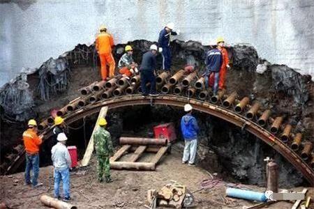蔚县隧道钢花管支护案例